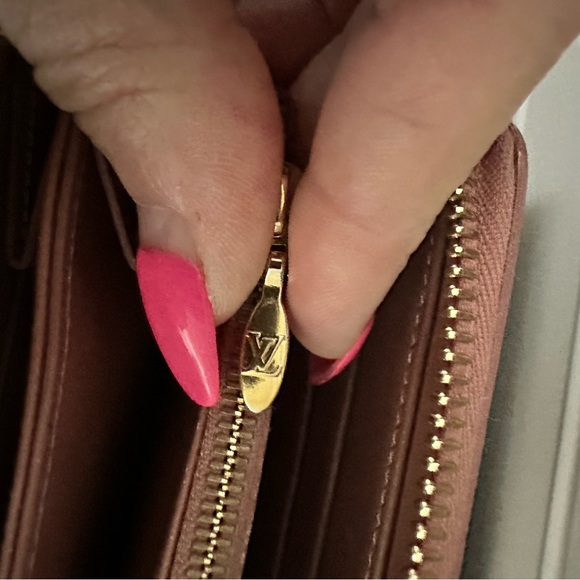 Louis Vuitton Monogram Vernis Ikat Pink Flower Zippy Wallet EXCELLENT Condition - Picture 11 of 11